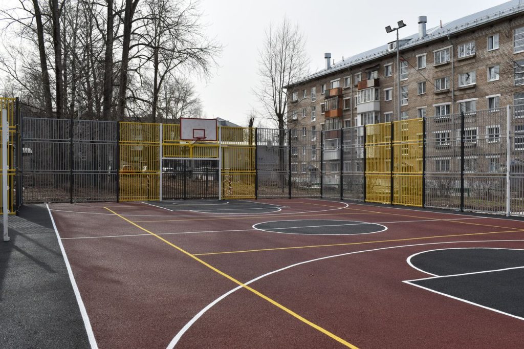 Спортивная площадка г. Пермь, ул. Ушинского, 9